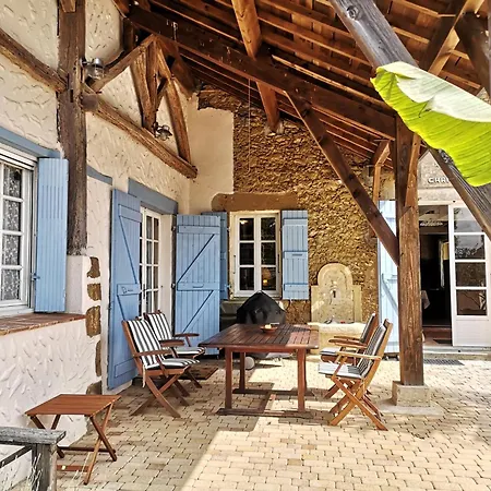 Chez Jay A Bed & Breakfast Bassoues