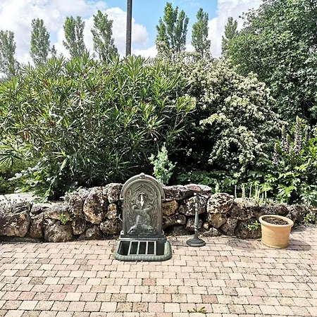 Chez Jay A Bed & Breakfast Bassoues