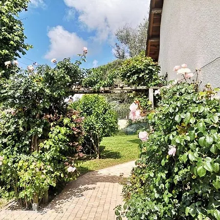 Chez Jay A Bed & Breakfast Bassoues