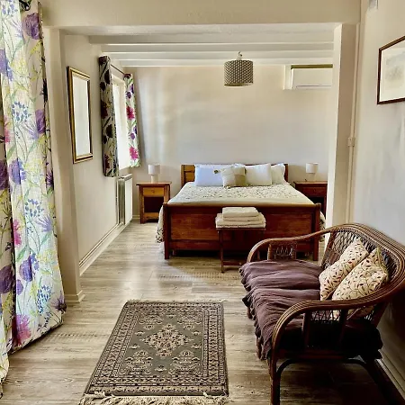 Chez Jay A Bed & Breakfast Bassoues